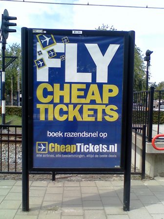 071911153216 billboard station reclame fly cheap tickets